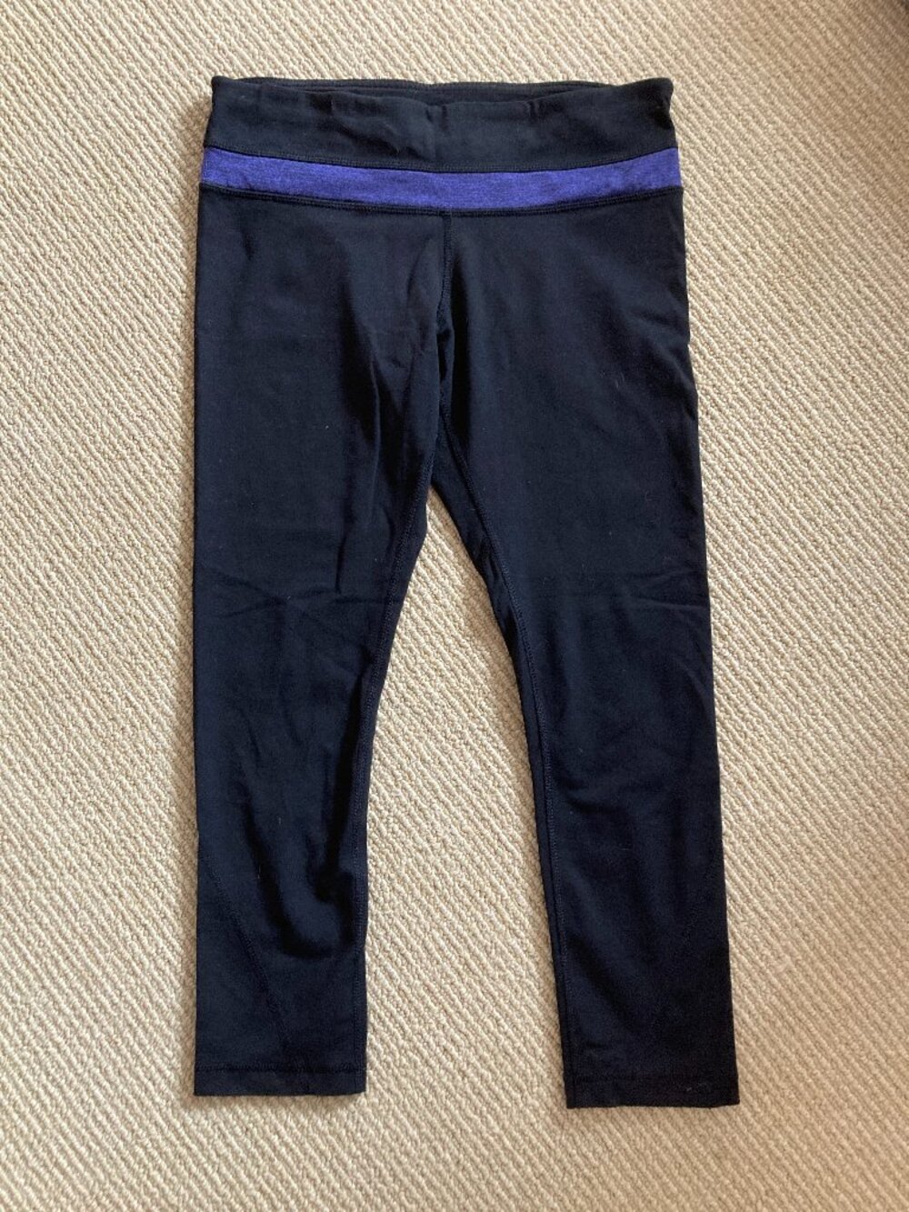 Kirkland Signature Women's Performance Yoga Capri Legging Sz S